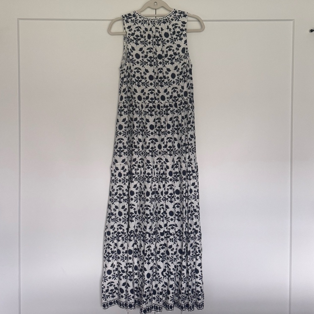 NWT Max Studio London Tiered Maxi Dress with Navy Floral Pattern - Picture 2 of 5